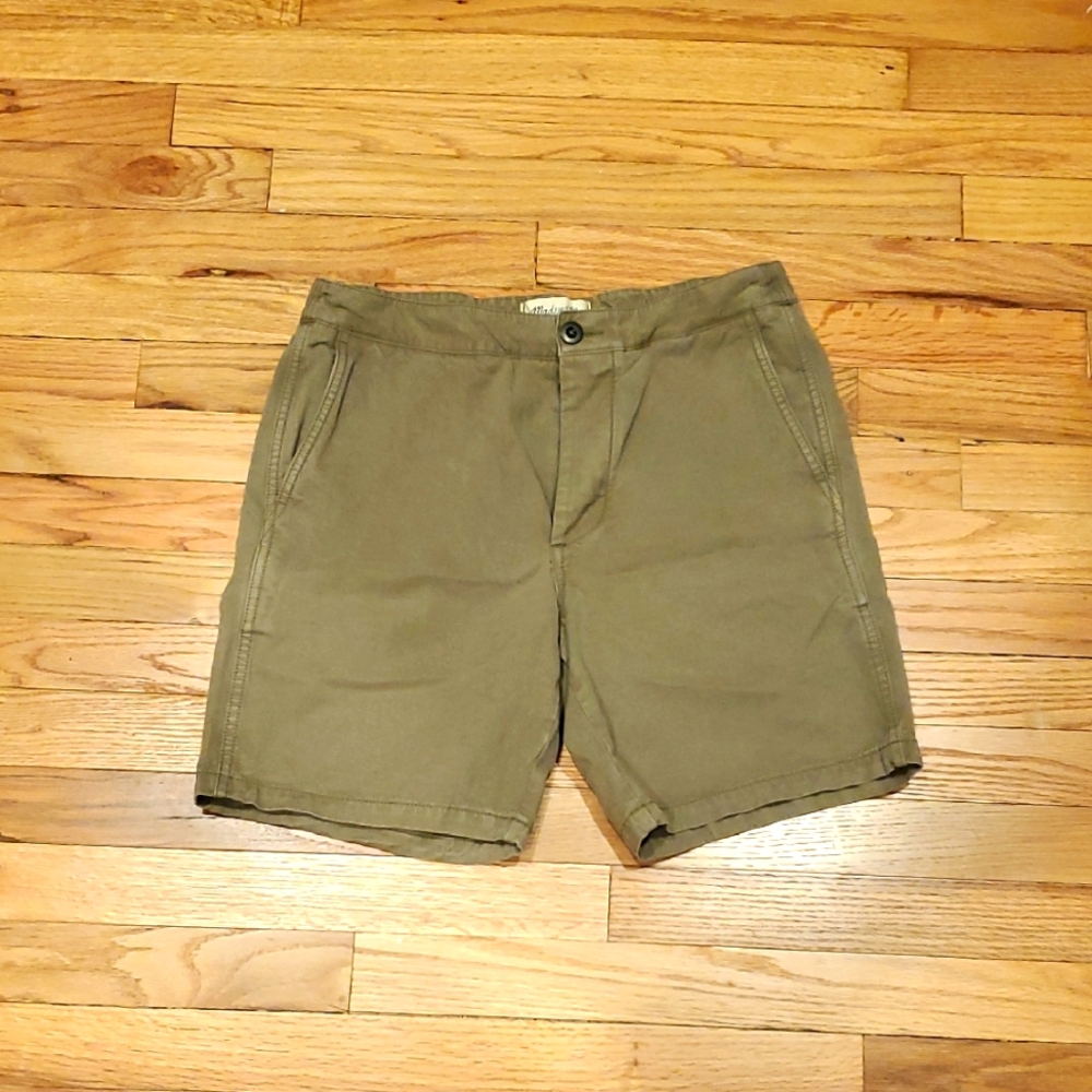 Madewell Unisex Olive Chino Shorts